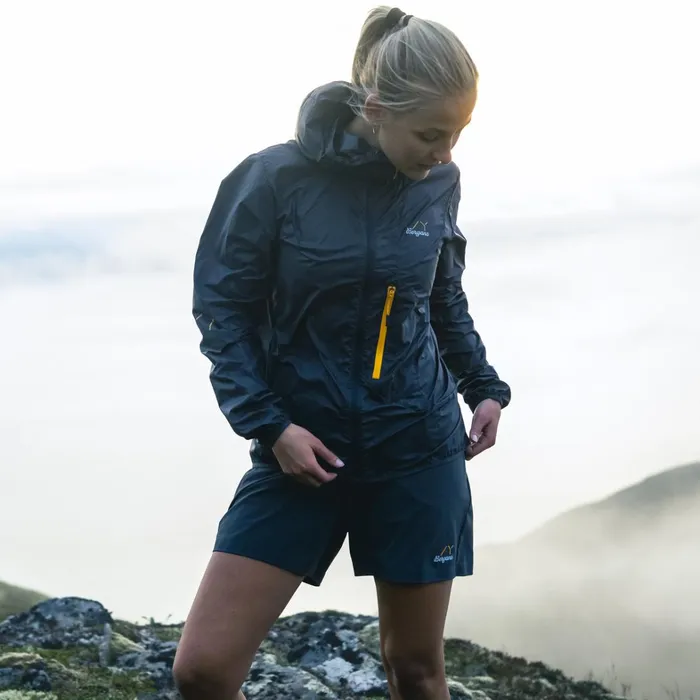 Bergans Of Norway Softshell Jackets Y Lightline Pure Windbreaker Jacket Dark Shadow Grey 8211 Women