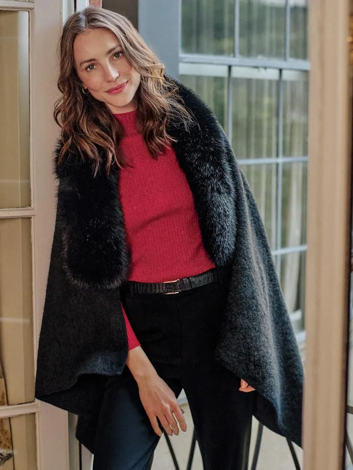 Jackets and Outerwear Women JMcLaughlin Bianca Cape With Faux Fur Collar Black Jackets and Outerwear Women JMcLaughlin Bianca Cape With Faux Fur Collar Black