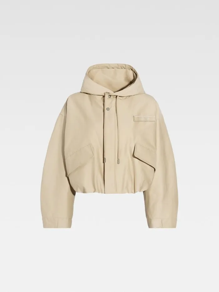 JACQUEMUS The Caraco Cropped Parka Beige Women Coats and Jackets JACQUEMUS The Caraco Cropped Parka Beige Women Coats and Jackets