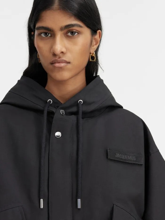 JACQUEMUS The Caraco Cropped Parka Black Women Coats and Jackets JACQUEMUS The Caraco Cropped Parka Black Women Coats and Jackets