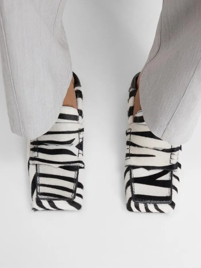 JACQUEMUS The Carr Loafers Black and White Zebra Men Shoes JACQUEMUS The Carr Loafers Black and White Zebra Men Shoes