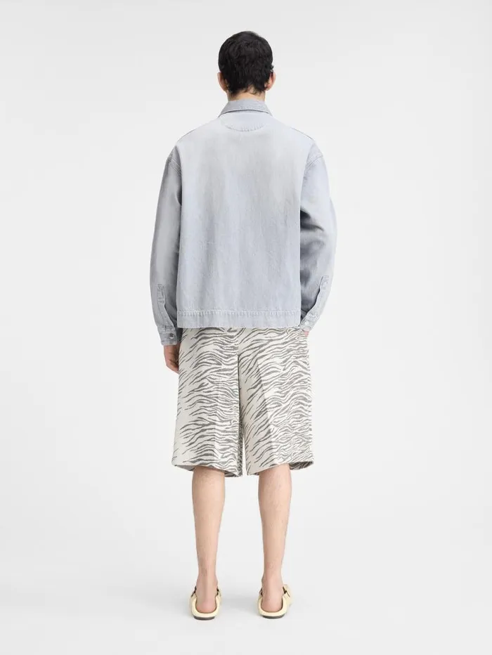 JACQUEMUS The DeNmes Denim Shirt Grey Offwhite Men Shirts JACQUEMUS The DeNmes Denim Shirt Grey Offwhite Men Shirts
