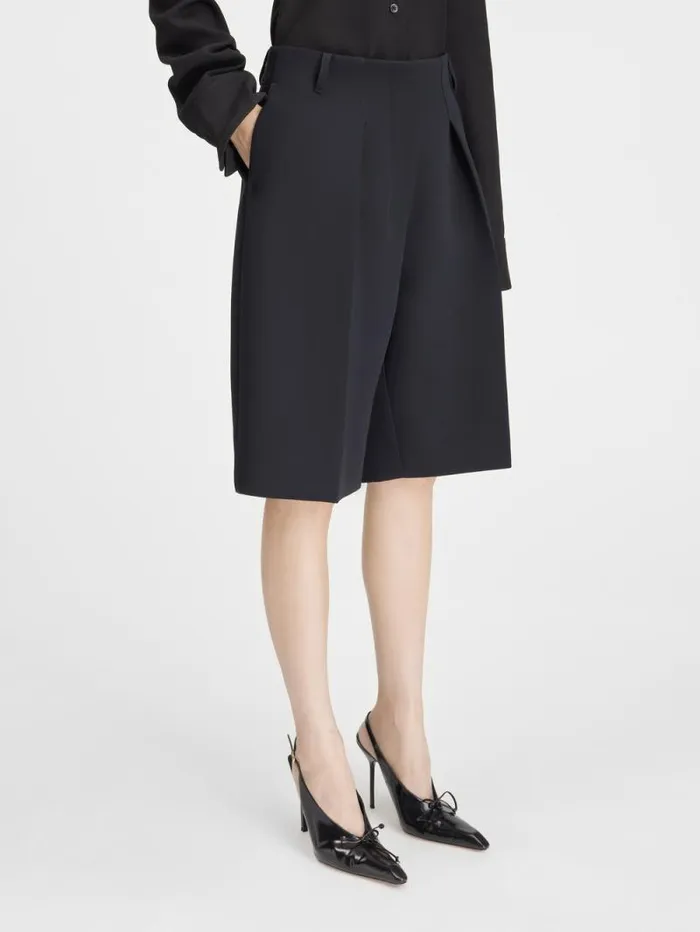 JACQUEMUS The Ovalo Bermuda Shorts Black Women Trousers and Shorts JACQUEMUS The Ovalo Bermuda Shorts Black Women Trousers and Shorts