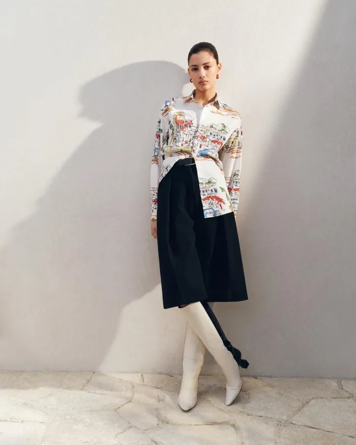 JACQUEMUS The Simon Shirt Print Capri Cars White Women Tops and Shirts JACQUEMUS The Simon Shirt Print Capri Cars White Women Tops and Shirts