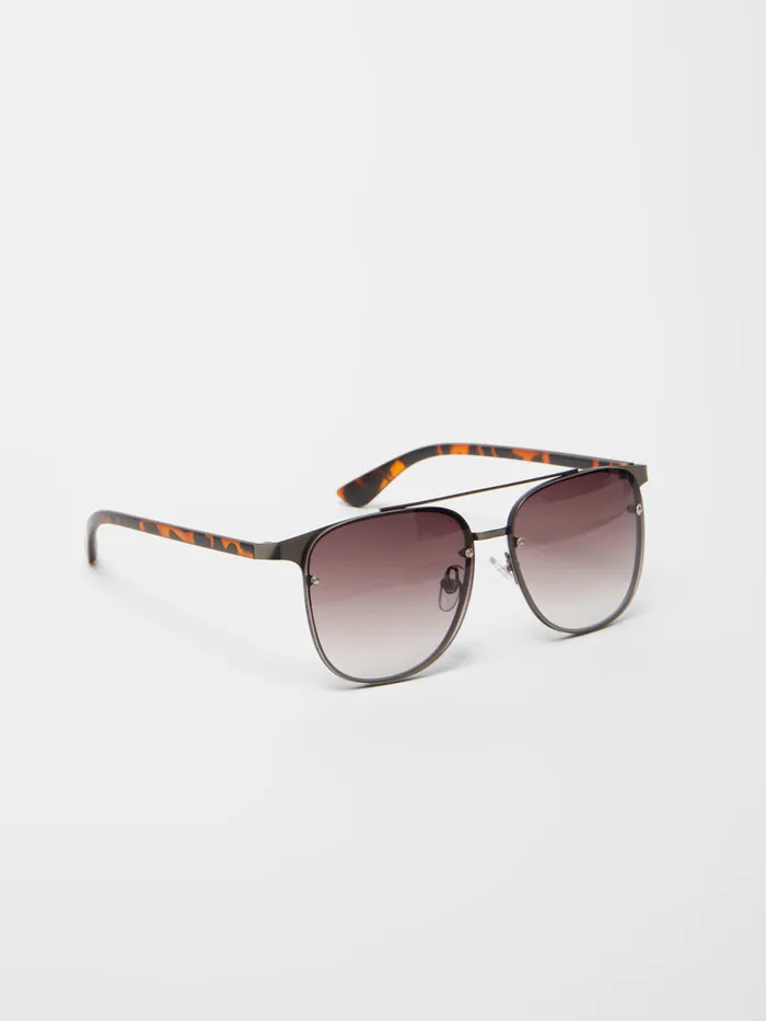 Man Sunglasses French Connection DFrame Sunglasses Gunmetal Man Sunglasses French Connection DFrame Sunglasses Gunmetal