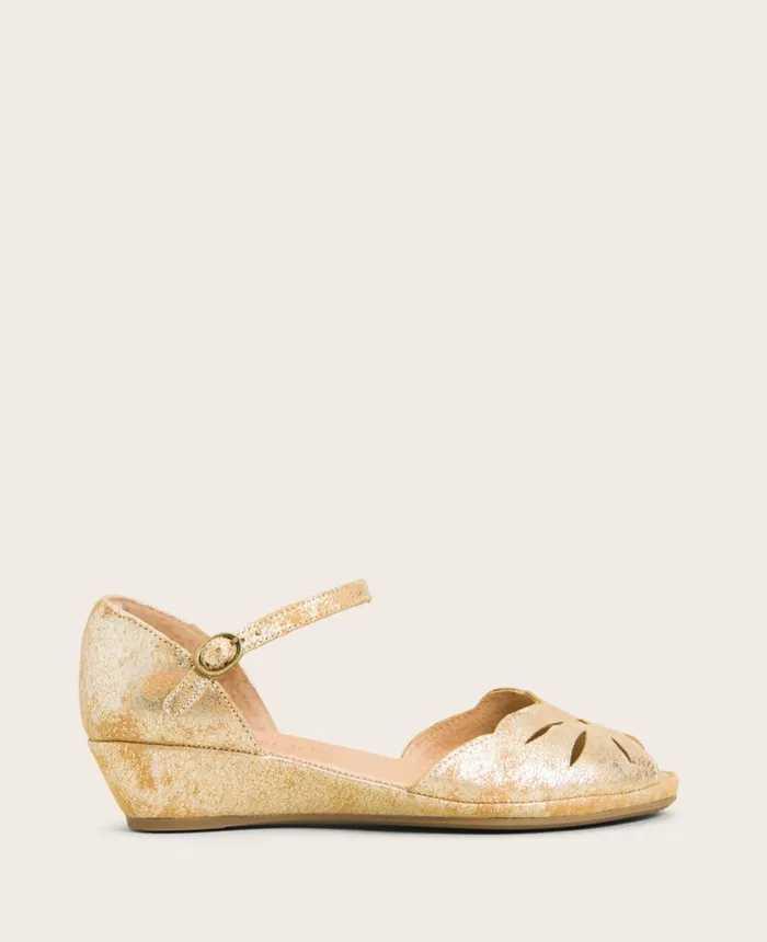 Sandals and Wedges Women Kenneth Cole GENTLE SOULS 8211 Lily Moon Ankle Strap Sandal Gold