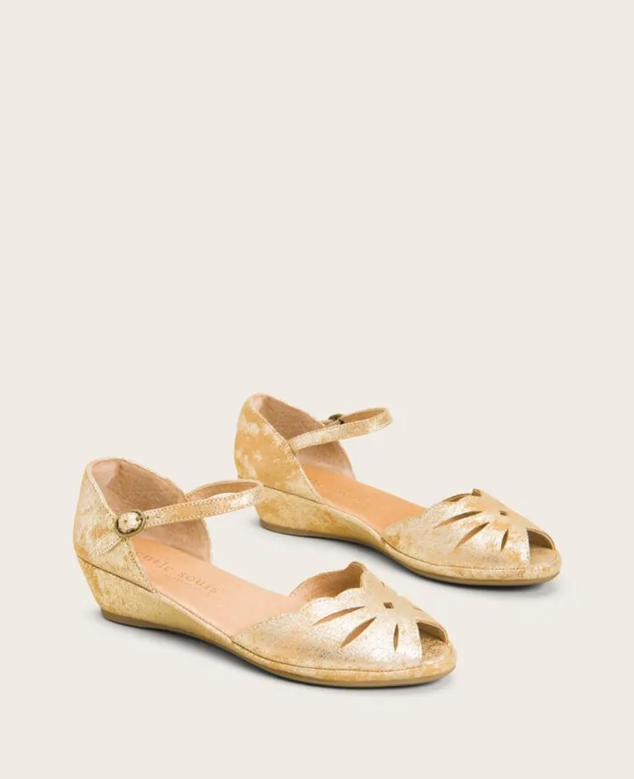 Sandals and Wedges Women Kenneth Cole GENTLE SOULS 8211 Lily Moon Ankle Strap Sandal Gold Sandals and Wedges Women Kenneth Cole GENTLE SOULS 8211 Lily Moon Ankle Strap Sandal Gold