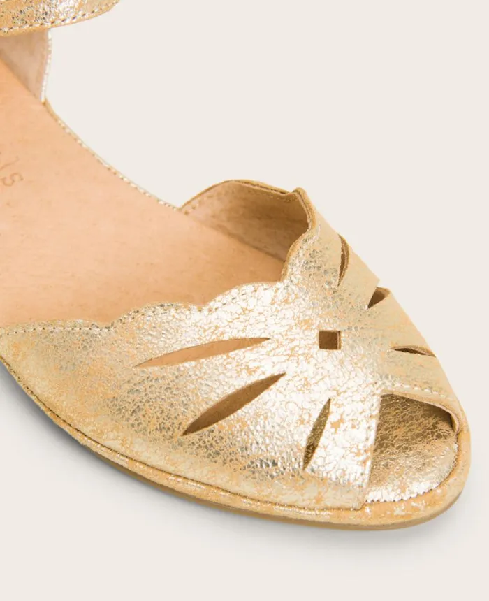 Sandals and Wedges Women Kenneth Cole GENTLE SOULS 8211 Lily Moon Ankle Strap Sandal Gold Sandals and Wedges Women Kenneth Cole GENTLE SOULS 8211 Lily Moon Ankle Strap Sandal Gold