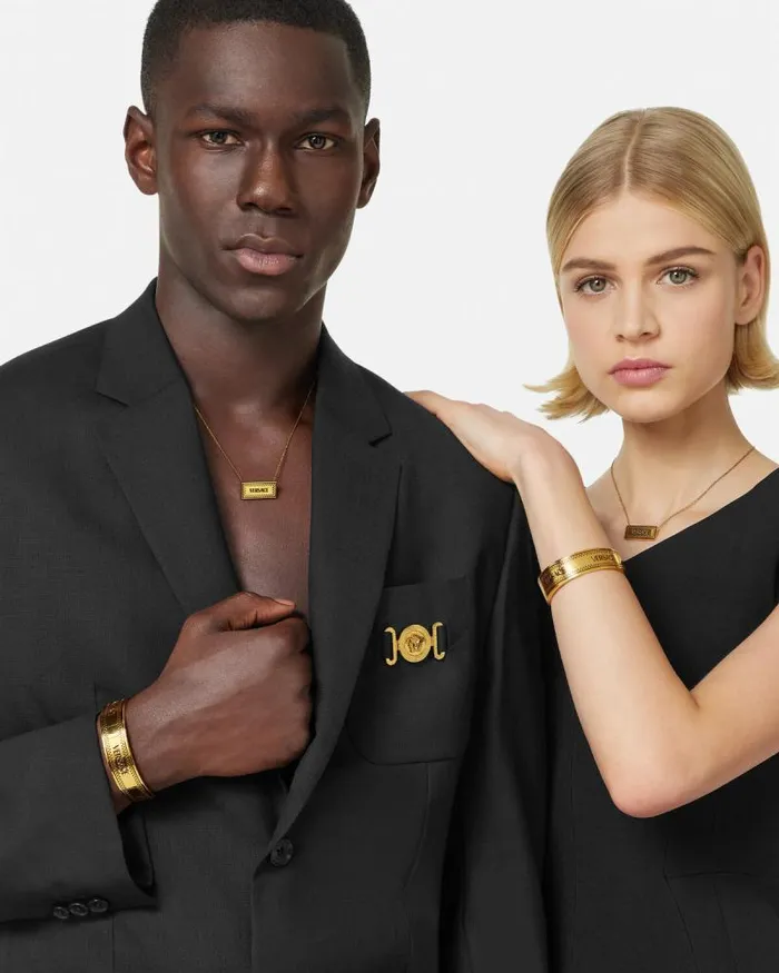Small 03990s Vintage Logo Necklace Blackgold WomenMen Versace Necklaces