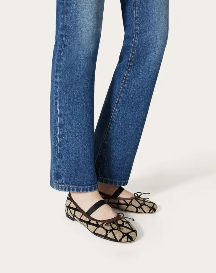 Valentino Ballerinas Woman Ballerina In Toile Iconographe For Woman In Beigeblack Beigeblack Valentino Ballerinas Woman Ballerina In Toile Iconographe For Woman In Beigeblack Beigeblack