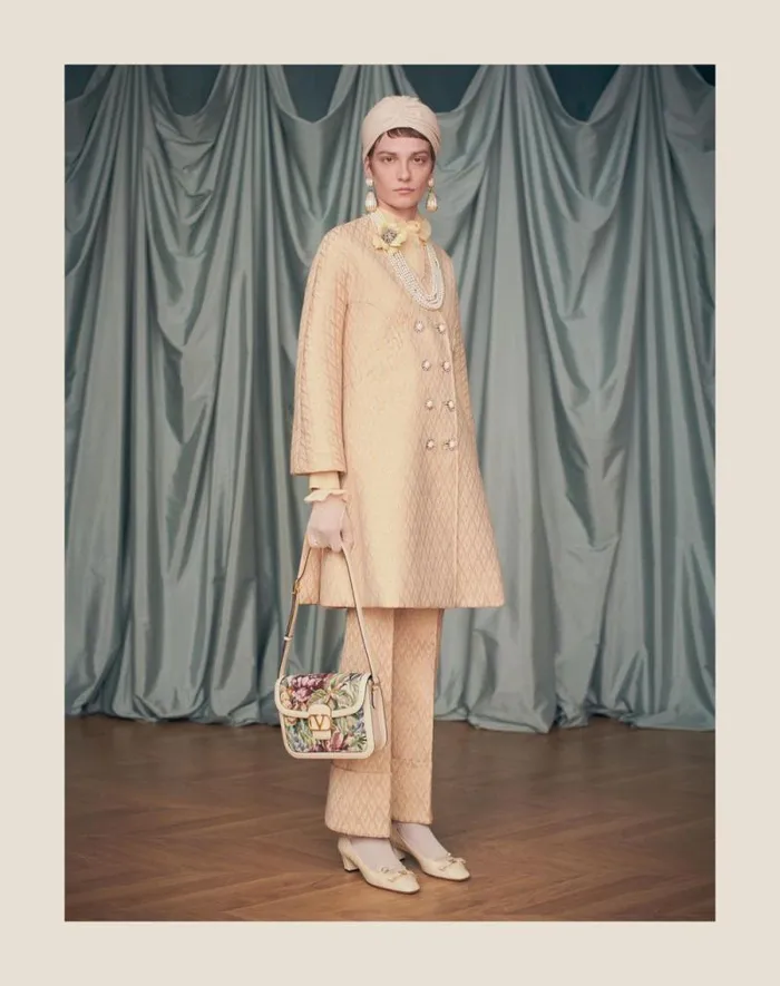 Valentino Coats And Outerwear Woman Lurex Jacquard Toute La V Coat For Woman In Birchgold Birchgold Valentino Coats And Outerwear Woman Lurex Jacquard Toute La V Coat For Woman In Birchgold Birchgold