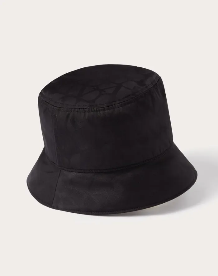 Valentino Hats And Gloves Man Toile Iconographe Reversible Nylon Bucket Hat With Clutch For Man In Black Black