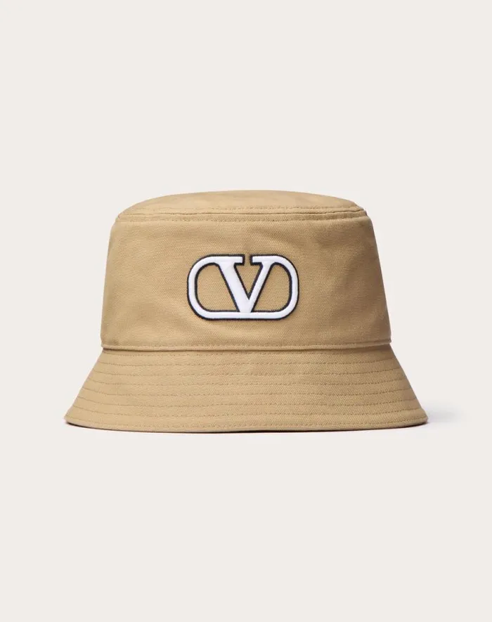 Valentino Hats And Gloves Man Vlogo Signature Cotton Bucket Hat With Vlogo Embroidery For Man In Beige Beige Valentino Hats And Gloves Man Vlogo Signature Cotton Bucket Hat With Vlogo Embroidery For Man In Beige Beige