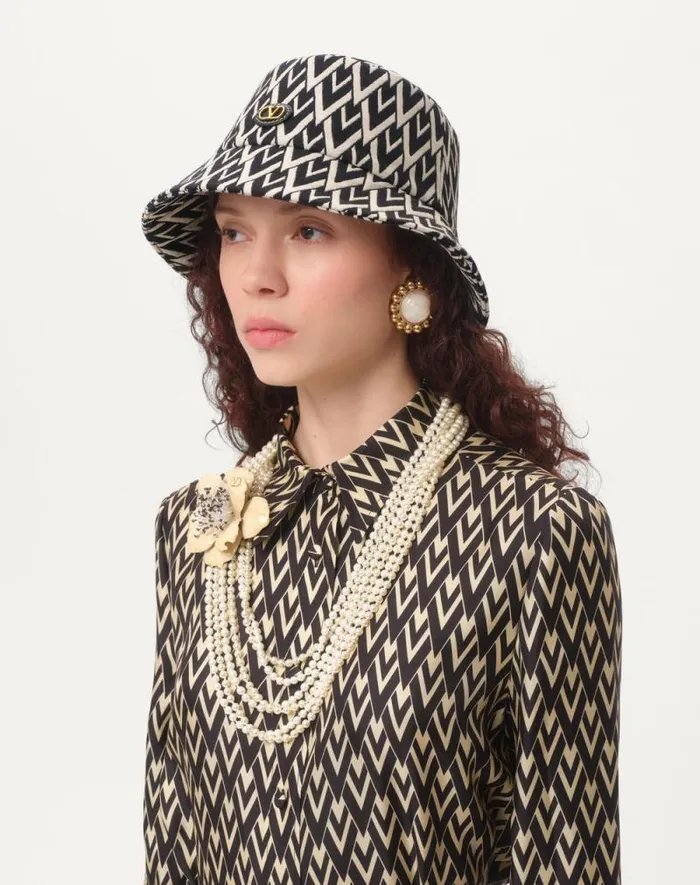 Valentino Hats And Gloves WomanMan Bucket Hat Toute La V In Wool For Woman In Blackcream Blackcream Valentino Hats And Gloves WomanMan Bucket Hat Toute La V In Wool For Woman In Blackcream Blackcream