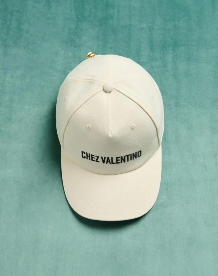 Valentino Hats And Gloves WomanMan Chez Valentino Cotton Baseball Cap With Embroidery For Man In Blackivory Blackivory Valentino Hats And Gloves WomanMan Chez Valentino Cotton Baseball Cap With Embroidery For Man In Blackivory Blackivory