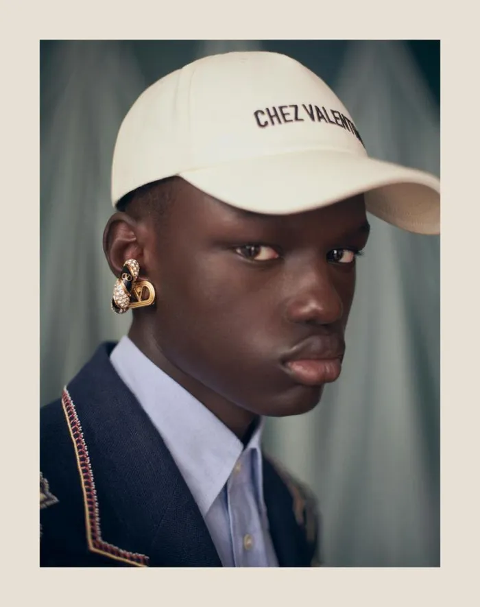 Valentino Hats And Gloves WomanMan Chez Valentino Cotton Baseball Cap With Embroidery For Man In Blackivory Blackivory Valentino Hats And Gloves WomanMan Chez Valentino Cotton Baseball Cap With Embroidery For Man In Blackivory Blackivory