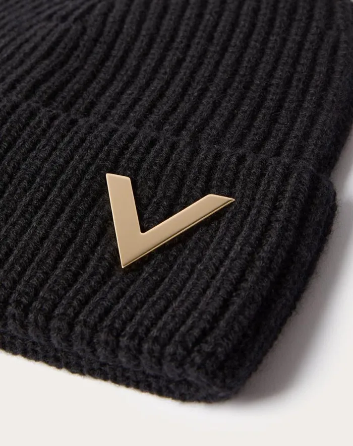 Valentino Hats And Gloves Woman Valentino Cashmere Beanie For Woman In Black Black Valentino Hats And Gloves Woman Valentino Cashmere Beanie For Woman In Black Black