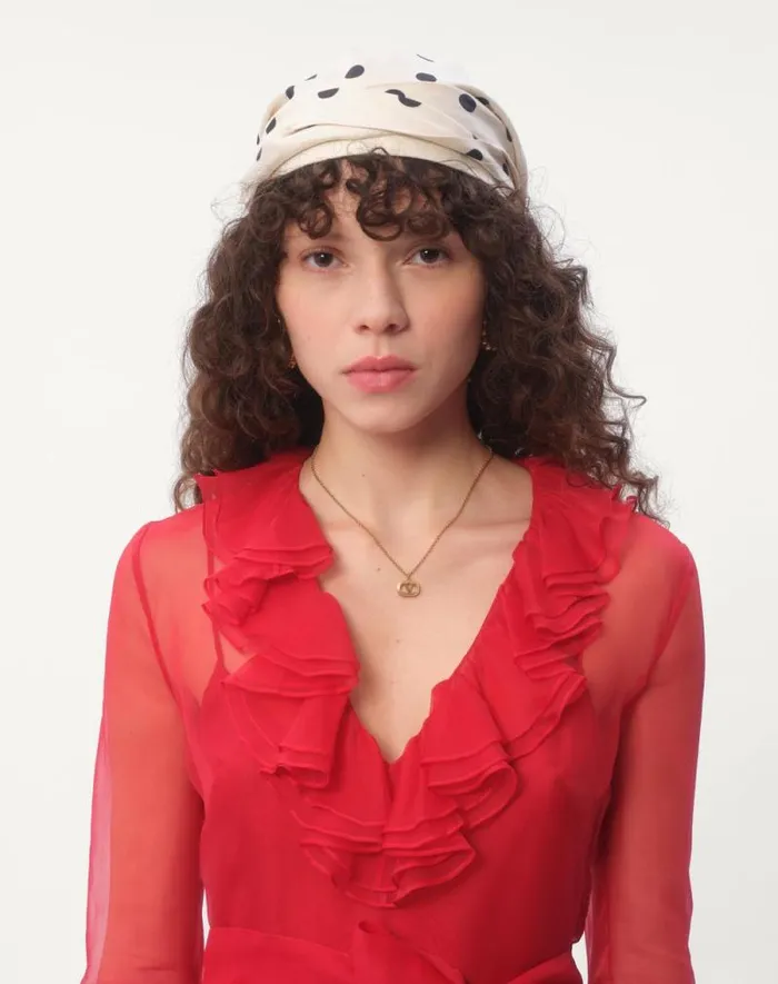 Valentino Jewelry Woman Oval Metal Necklace For Woman In Gold Gold Valentino Jewelry Woman Oval Metal Necklace For Woman In Gold Gold