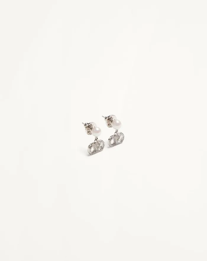 Valentino Jewelry Woman Vlogo Signature Earrings In Metal Pearl And Swarovski Crystals For Woman In Palladiumcreamcrystal Palladiumcreamcrystal Valentino Jewelry Woman Vlogo Signature Earrings In Metal Pearl And Swarovski Crystals For Woman In Palladiumcreamcrystal Palladiumcreamcrystal