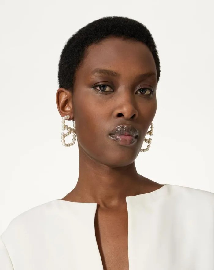 Valentino Jewelry Woman Vlogo Signature Metal And Resin Earrings For Woman In Gold Gold Valentino Jewelry Woman Vlogo Signature Metal And Resin Earrings For Woman In Gold Gold