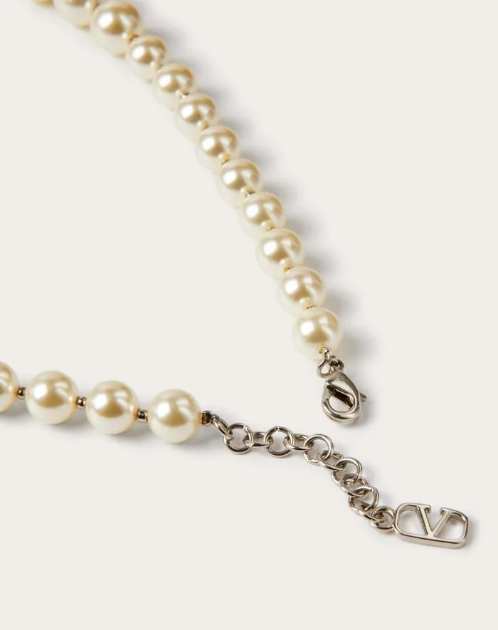 Valentino Jewelry Woman Vlogo Signature Necklace With Pearls And Swarovski Crystals For Woman In Palladiumcreamcrystal Palladiumcreamcrystal Valentino Jewelry Woman Vlogo Signature Necklace With Pearls And Swarovski Crystals For Woman In Palladiumcreamcrystal Palladiumcreamcrystal