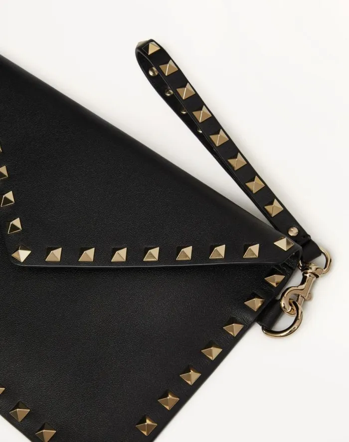 Valentino Mini Bags Woman Rockstud Calfskin Pouch For Woman In Poudre Poudre Valentino Mini Bags Woman Rockstud Calfskin Pouch For Woman In Poudre Poudre