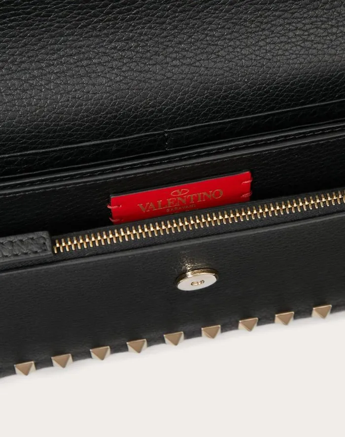 Valentino Mini Bags Woman Rockstud Grainy Calfskin Chain Pouch For Woman In Black Black Valentino Mini Bags Woman Rockstud Grainy Calfskin Chain Pouch For Woman In Black Black