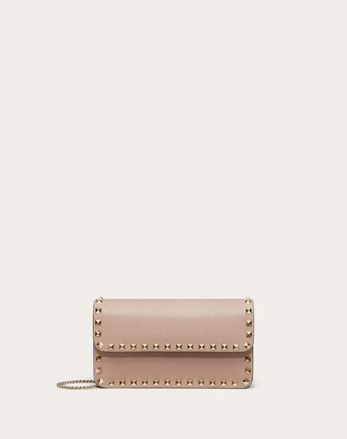 Valentino Mini Bags Woman Rockstud Grainy Calfskin Chain Pouch For Woman In Black Black Valentino Mini Bags Woman Rockstud Grainy Calfskin Chain Pouch For Woman In Black Black