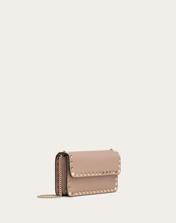 Valentino Mini Bags Woman Rockstud Grainy Calfskin Chain Pouch For Woman In Black Black Valentino Mini Bags Woman Rockstud Grainy Calfskin Chain Pouch For Woman In Black Black