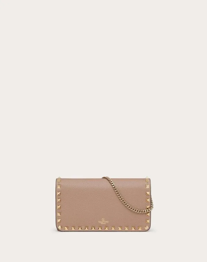 Valentino Mini Bags Woman Rockstud Grainy Calfskin Chain Pouch For Woman In Black Black Valentino Mini Bags Woman Rockstud Grainy Calfskin Chain Pouch For Woman In Black Black
