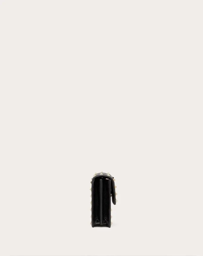 Valentino Mini Bags Woman Rockstud Grainy Calfskin Chain Pouch For Woman In Black Black Valentino Mini Bags Woman Rockstud Grainy Calfskin Chain Pouch For Woman In Black Black