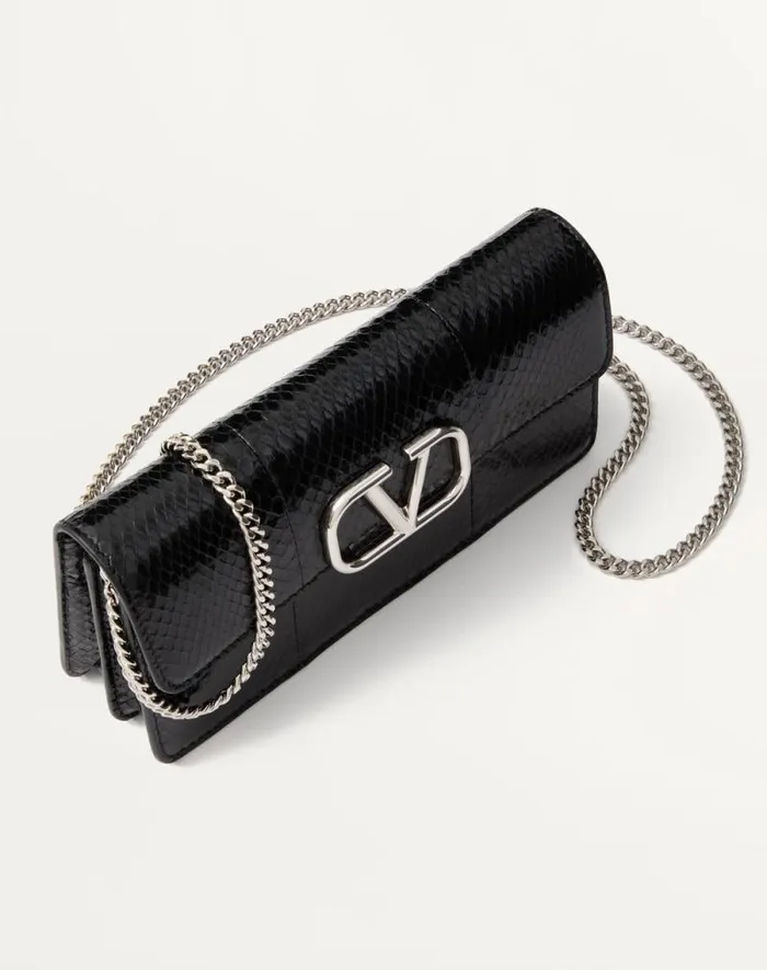 Valentino Mini Bags Woman Vlogo Signature Ayers Leather Wallet With Chain For Woman In Black Black Valentino Mini Bags Woman Vlogo Signature Ayers Leather Wallet With Chain For Woman In Black Black
