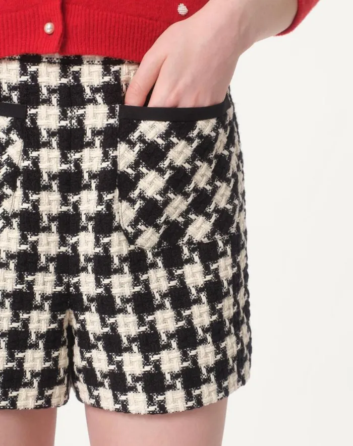 Valentino Pants And Shorts Woman Damier Light Tweed Shorts For Woman In Ivoryblack Ivoryblack Valentino Pants And Shorts Woman Damier Light Tweed Shorts For Woman In Ivoryblack Ivoryblack