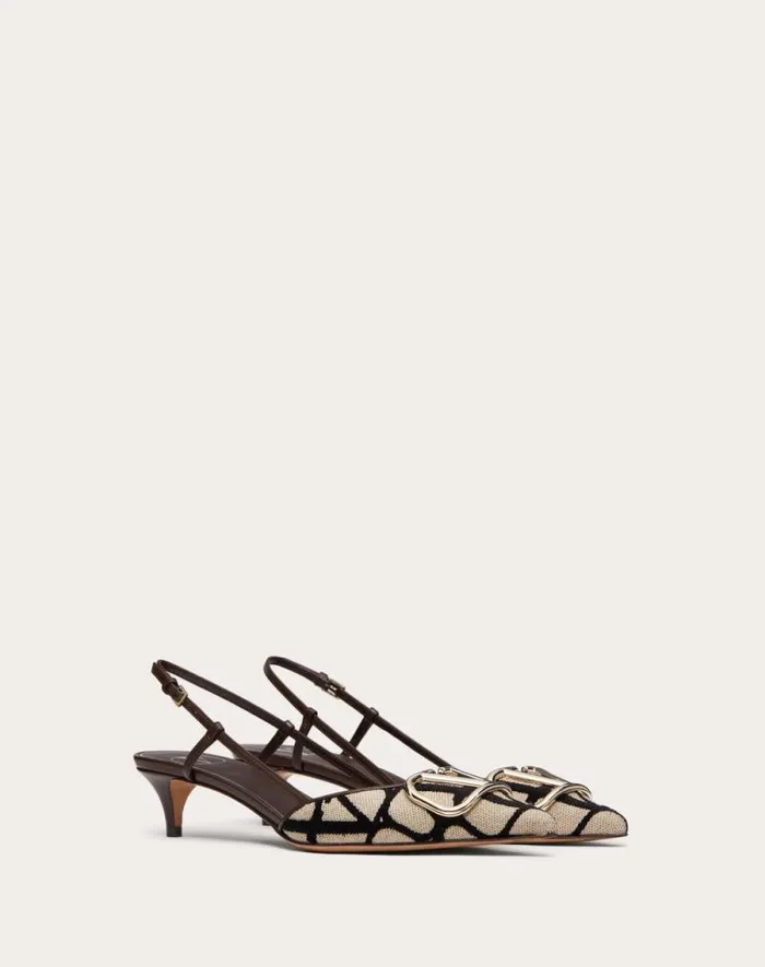 Valentino Pumps Woman Vlogo Signature Slingback Pump In Toile Iconographe 40mm For Woman In Fondantnatural Fondantnatural