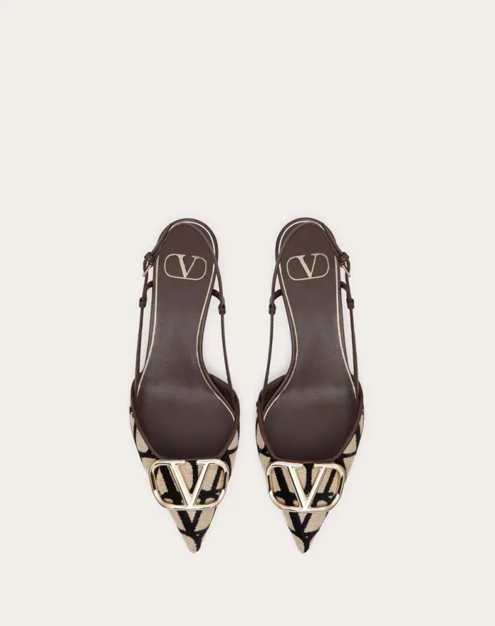 Valentino Pumps Woman Vlogo Signature Slingback Pump In Toile Iconographe 40mm For Woman In Fondantnatural Fondantnatural