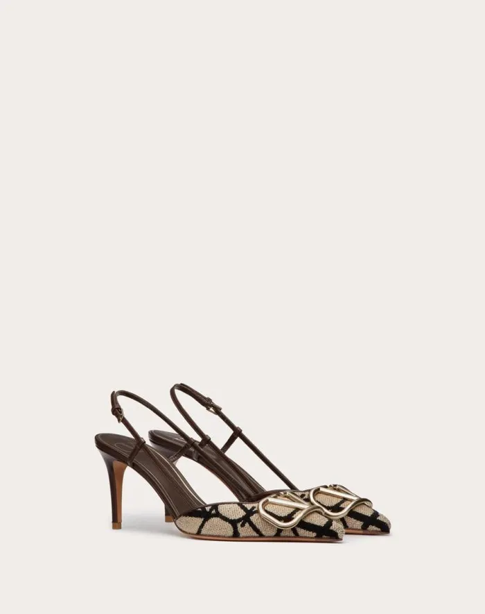 Valentino Pumps Woman Vlogo Signature Slingback Pump In Toile Iconographe 80mm For Woman In Beigeblack Beigeblack Valentino Pumps Woman Vlogo Signature Slingback Pump In Toile Iconographe 80mm For Woman In Beigeblack Beigeblack