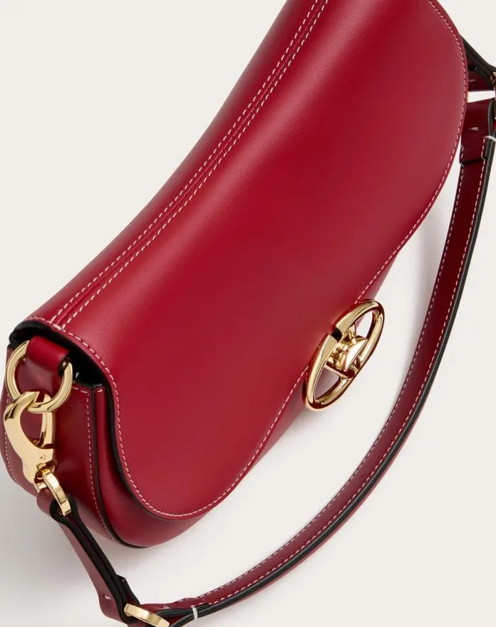 Valentino Shoulder Bags Woman Small Valentino Garavani Ohval Shoulder Bag In Nappa Calfskin For Woman In Ivory Ivory Valentino Shoulder Bags Woman Small Valentino Garavani Ohval Shoulder Bag In Nappa Calfskin For Woman In Ivory Ivory