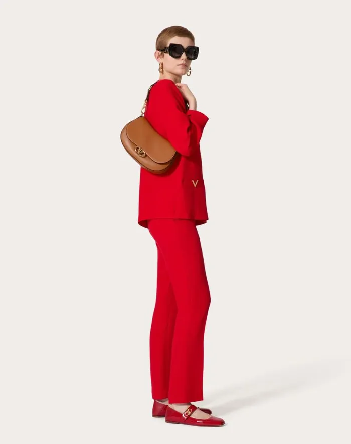 Valentino Shoulder Bags Woman Small Valentino Garavani Ohval Shoulder Bag In Nappa Calfskin For Woman In Ivory Ivory Valentino Shoulder Bags Woman Small Valentino Garavani Ohval Shoulder Bag In Nappa Calfskin For Woman In Ivory Ivory