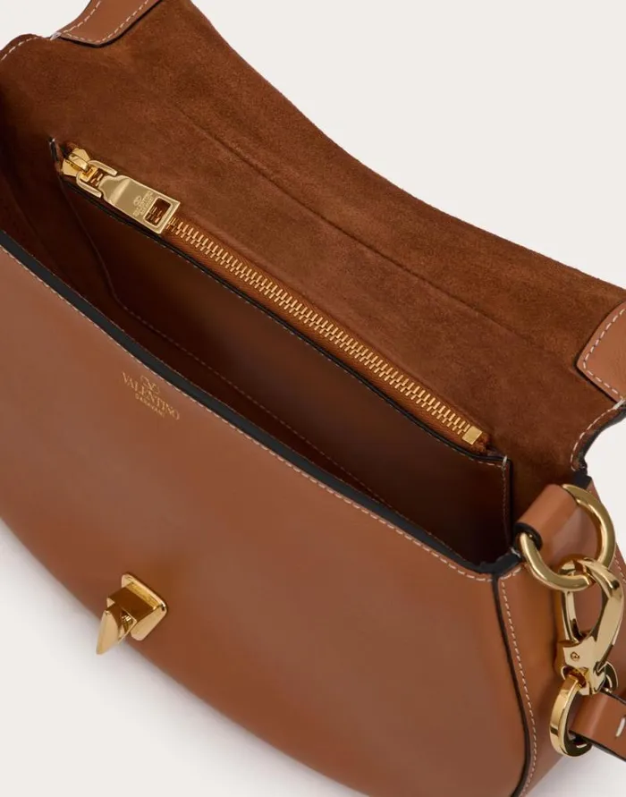 Valentino Shoulder Bags Woman Small Valentino Garavani Ohval Shoulder Bag In Nappa Calfskin For Woman In Ivory Ivory Valentino Shoulder Bags Woman Small Valentino Garavani Ohval Shoulder Bag In Nappa Calfskin For Woman In Ivory Ivory