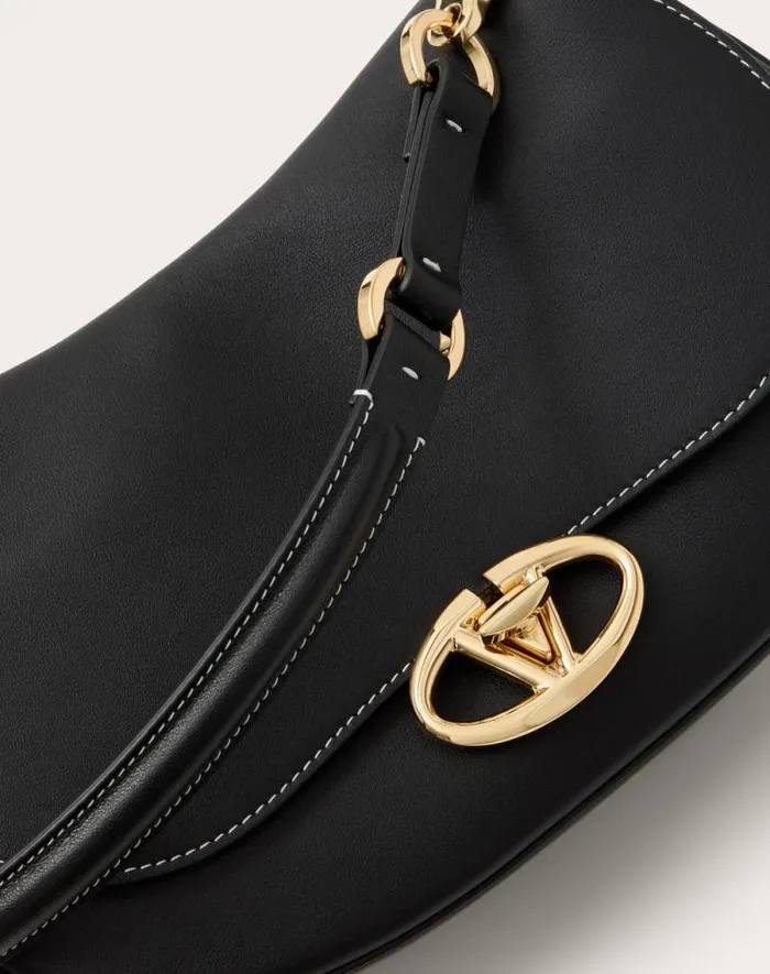 Valentino Shoulder Bags Woman Small Valentino Garavani Ohval Shoulder Bag In Nappa Calfskin For Woman In Ivory Ivory Valentino Shoulder Bags Woman Small Valentino Garavani Ohval Shoulder Bag In Nappa Calfskin For Woman In Ivory Ivory
