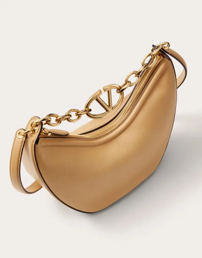 Valentino Shoulder Bags Woman Small Vlogo Moon Hobo Bag In Grainy Calfskin With Chain For Woman In Ivory Ivory Valentino Shoulder Bags Woman Small Vlogo Moon Hobo Bag In Grainy Calfskin With Chain For Woman In Ivory Ivory