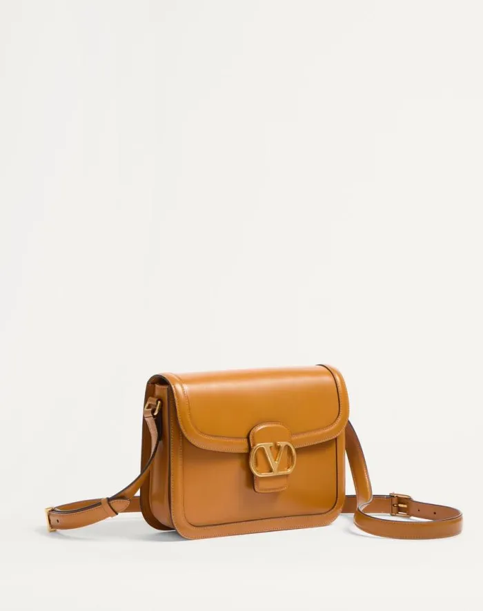 Valentino Shoulder Bags Woman Valentino Garavani 9to5 Smooth Calfskin Shoulder Bag For Woman In Beige Beige Valentino Shoulder Bags Woman Valentino Garavani 9to5 Smooth Calfskin Shoulder Bag For Woman In Beige Beige
