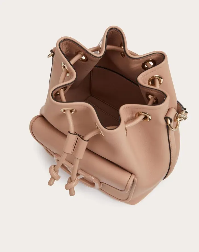 Valentino Shoulder Bags Woman Valentino Garavani Loc Calfskin Bucket Bag For Woman In Ivory Ivory Valentino Shoulder Bags Woman Valentino Garavani Loc Calfskin Bucket Bag For Woman In Ivory Ivory