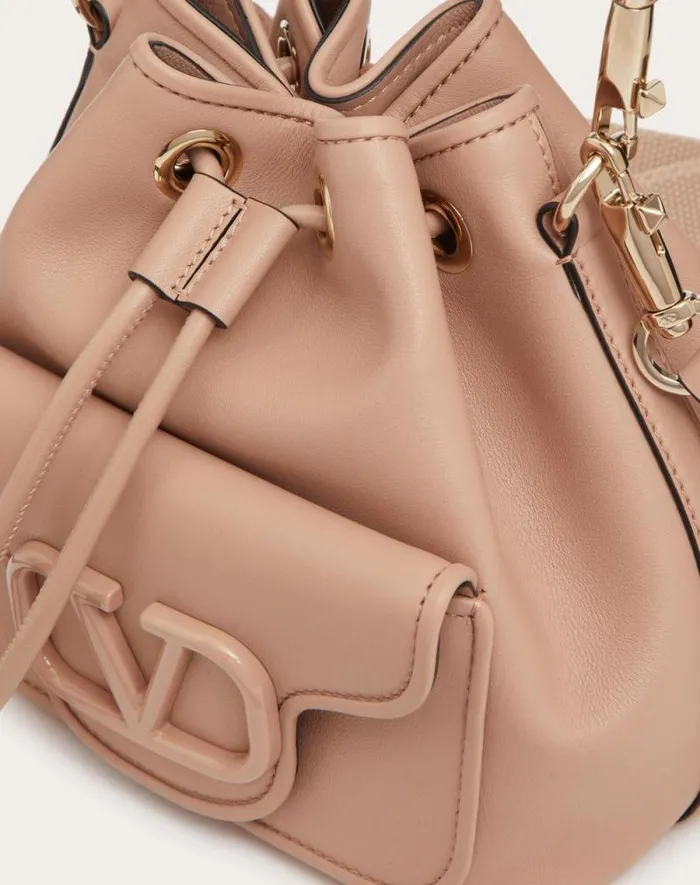 Valentino Shoulder Bags Woman Valentino Garavani Loc Calfskin Bucket Bag For Woman In Ivory Ivory Valentino Shoulder Bags Woman Valentino Garavani Loc Calfskin Bucket Bag For Woman In Ivory Ivory