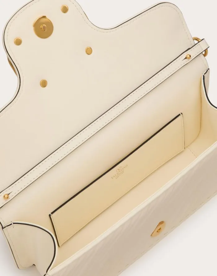 Valentino Shoulder Bags Woman Valentino Garavani Loc Shoulder Bag In Pleated Nappa For Woman In Ivory Ivory Valentino Shoulder Bags Woman Valentino Garavani Loc Shoulder Bag In Pleated Nappa For Woman In Ivory Ivory