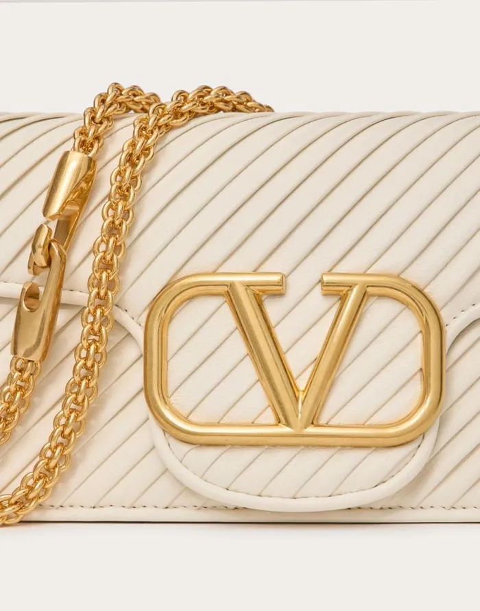 Valentino Shoulder Bags Woman Valentino Garavani Loc Shoulder Bag In Pleated Nappa For Woman In Ivory Ivory Valentino Shoulder Bags Woman Valentino Garavani Loc Shoulder Bag In Pleated Nappa For Woman In Ivory Ivory