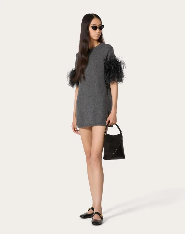 Valentino Shoulder Bags Woman Valentino Garavani Valentino Garavani Rockstud Wispy Bucket Bag In Calfskin And Suede For Woman In Black Black Valentino Shoulder Bags Woman Valentino Garavani Valentino Garavani Rockstud Wispy Bucket Bag In Calfskin And Suede For Woman In Black Black