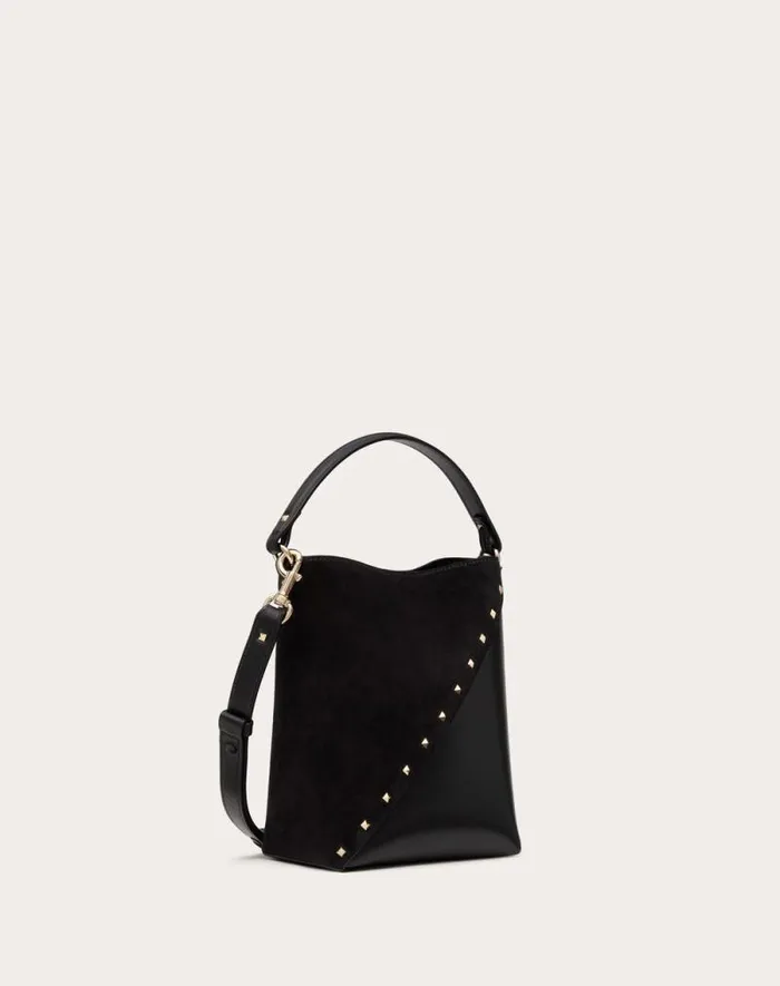 Valentino Shoulder Bags Woman Valentino Garavani Valentino Garavani Rockstud Wispy Bucket Bag In Calfskin And Suede For Woman In Black Black Valentino Shoulder Bags Woman Valentino Garavani Valentino Garavani Rockstud Wispy Bucket Bag In Calfskin And Suede For Woman In Black Black