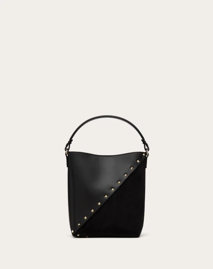 Valentino Shoulder Bags Woman Valentino Garavani Valentino Garavani Rockstud Wispy Bucket Bag In Calfskin And Suede For Woman In Black Black Valentino Shoulder Bags Woman Valentino Garavani Valentino Garavani Rockstud Wispy Bucket Bag In Calfskin And Suede For Woman In Black Black