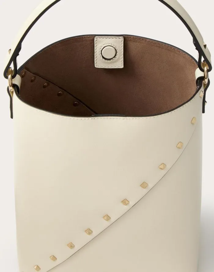 Valentino Shoulder Bags Woman Valentino Garavani Valentino Garavani Rockstud Wispy Calfskin Bucket Bag For Woman In Tobacco Tobacco Valentino Shoulder Bags Woman Valentino Garavani Valentino Garavani Rockstud Wispy Calfskin Bucket Bag For Woman In Tobacco Tobacco